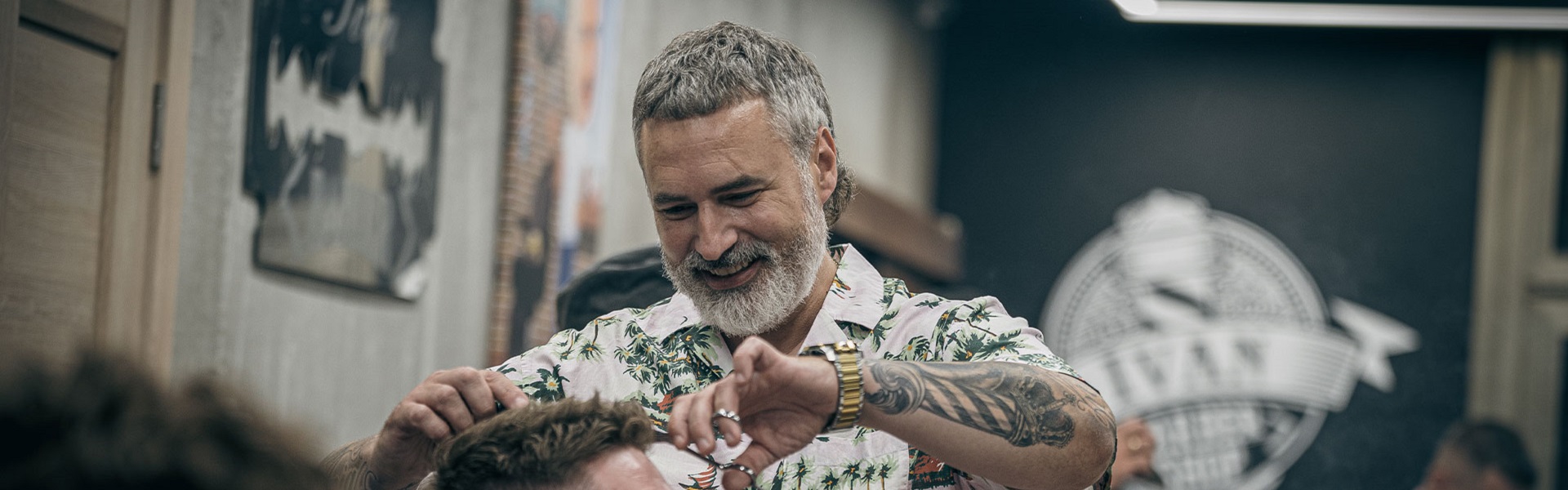Iznajmljivanje kombija | Barber shop Ivan